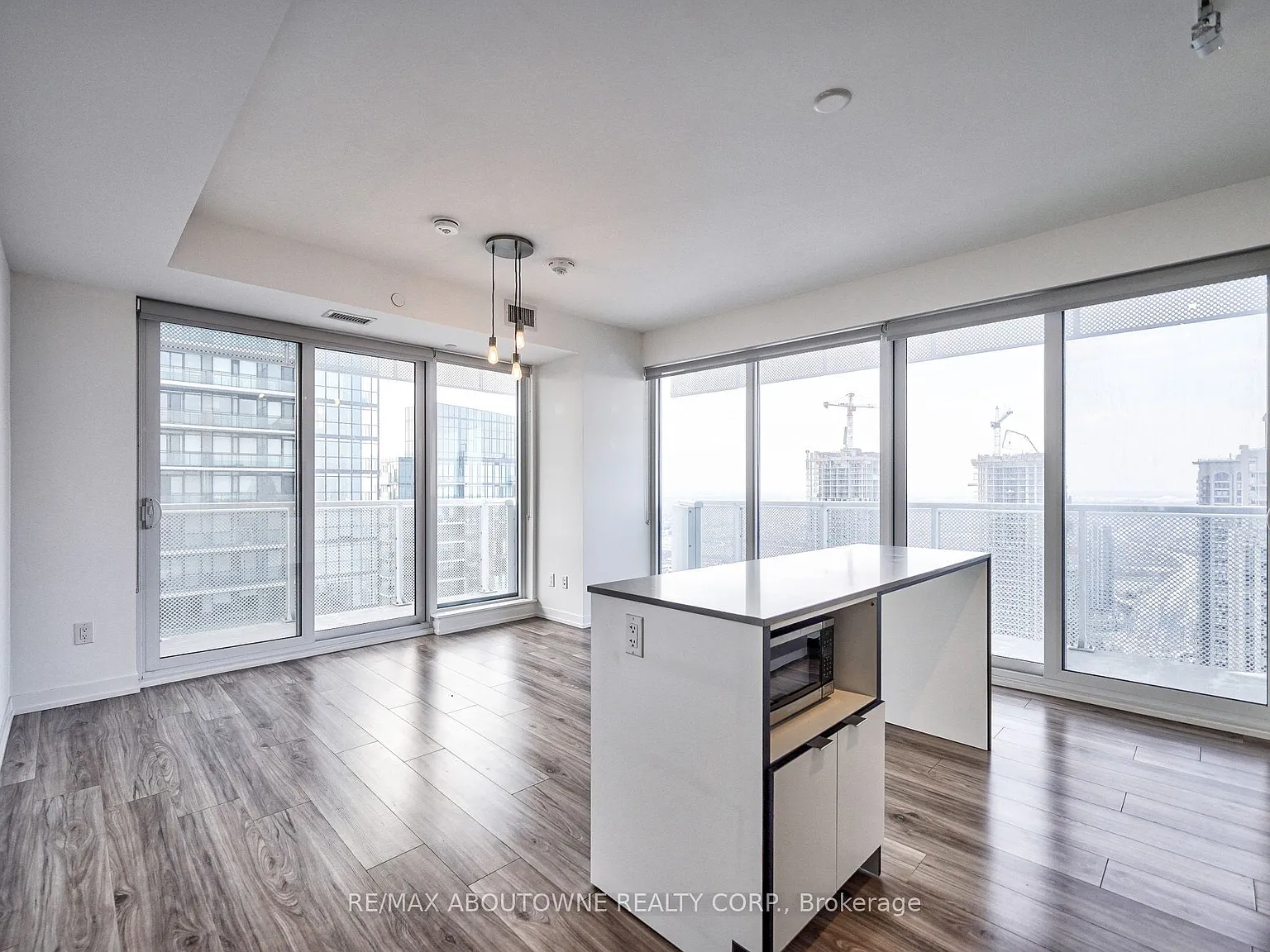 3 bed, $3,200 — Photo 4