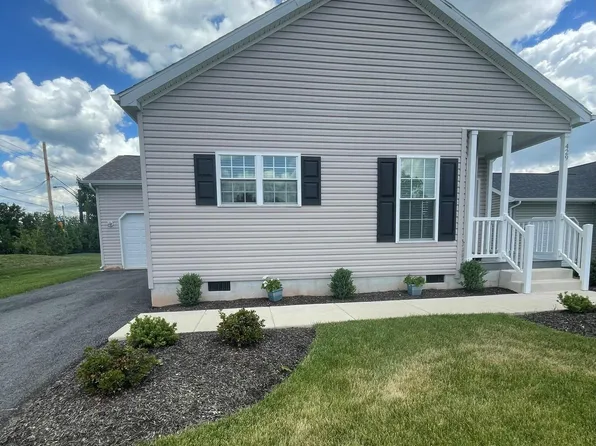 429 Honeysuckle Ln, Blue Bell, PA 19422