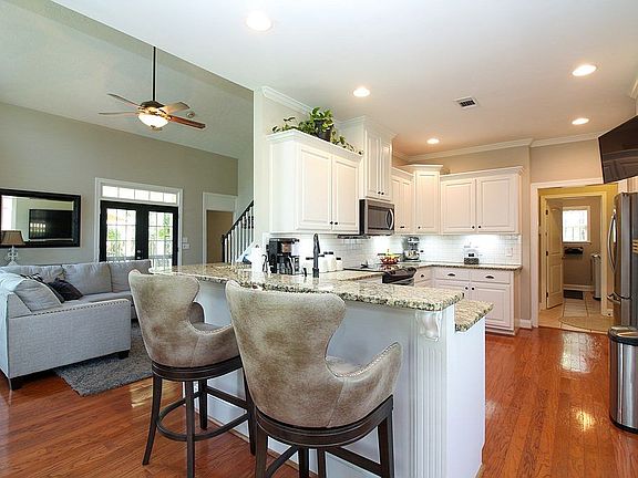 4th image of 1039 Red Maple Way