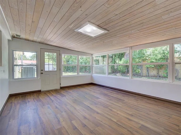 305 Sunset Dr — Photo 21