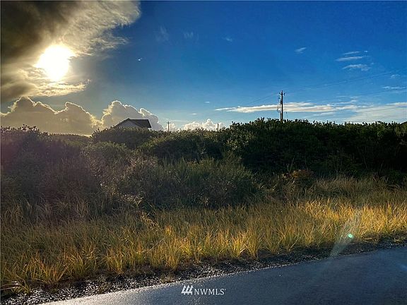 2nd image of 1056 Ocean Shores Boulevard
