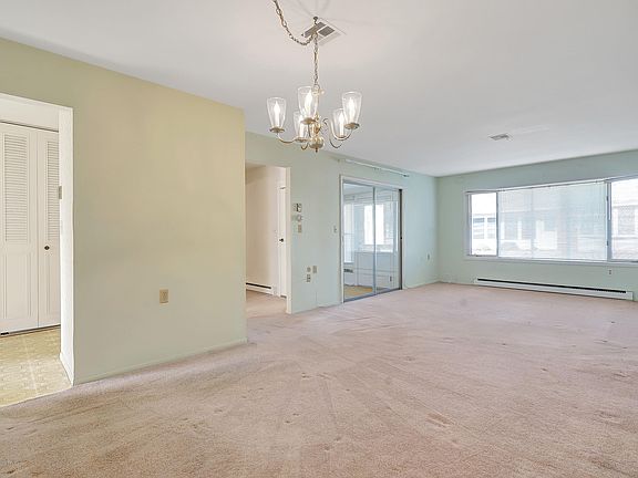 5th image of 1242B Hamilton Ct