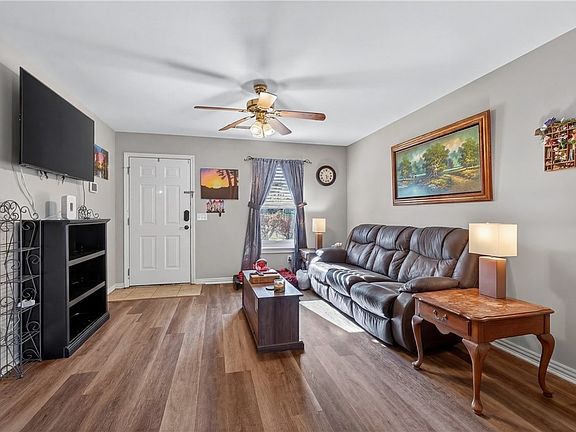 3rd image of 1001 S 25th Pl