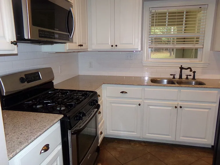 231 Holliman Rd — Photo 14