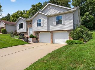 29 Windermere Dr, Glen Carbon, IL