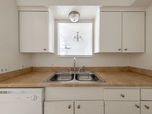 5th image of 7200 Creekside Dr APT B