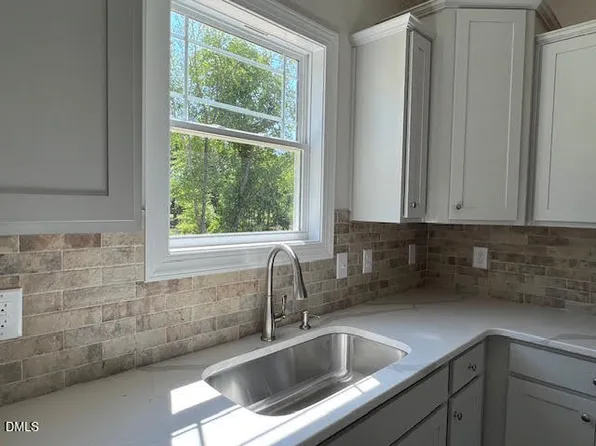 842 Olive Branch Dr, Smithfield, NC 27577