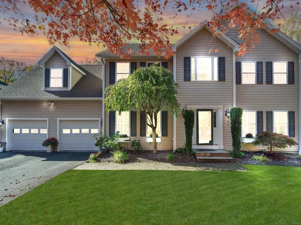 5 Spicebush Lane, Shelton, CT 06484