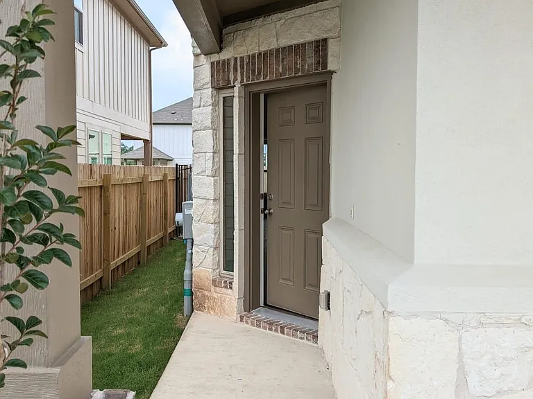 112 Manassas Dr — Photo 13