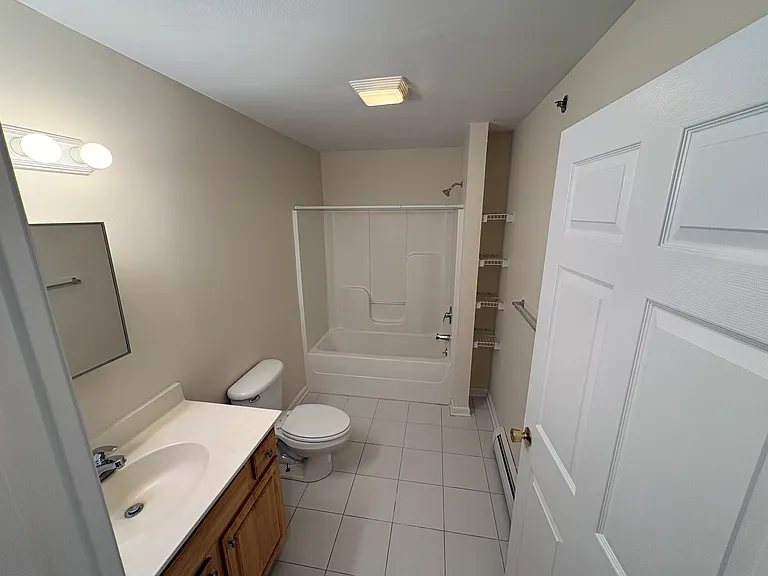 Holly Brook Apartments — Photo 44