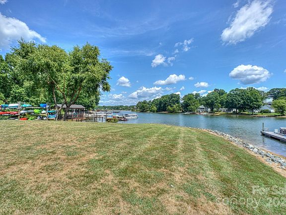 2nd image of 104 Pier 33 Dr Unit 316