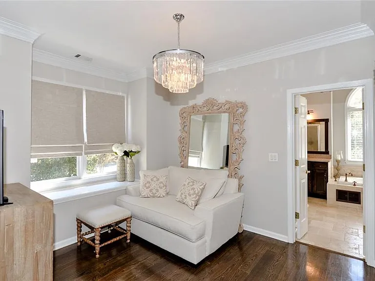 310 Windsor Gate Cv — Photo 37