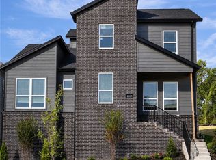 2637 E Livingston Ln, Fayetteville, AR 72703