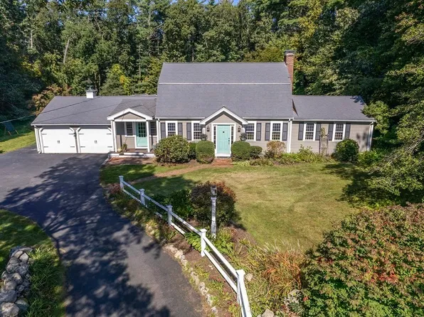 39 May Elm Ln, Norwell, MA 02061