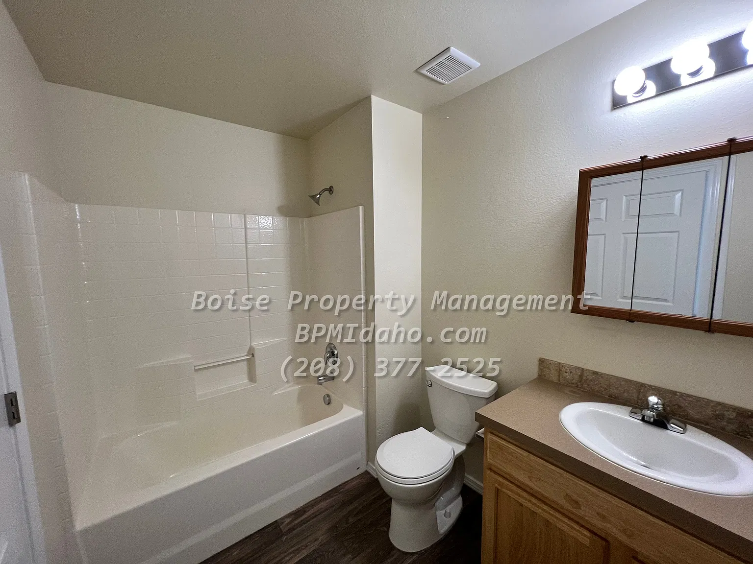 2 bed, 1050 sqft, $1,650 — Photo 4
