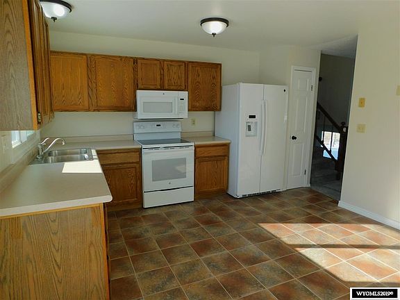 4th image of 1724 Kennedy Ave