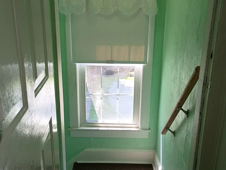 238 Howe St #UP — Photo 7