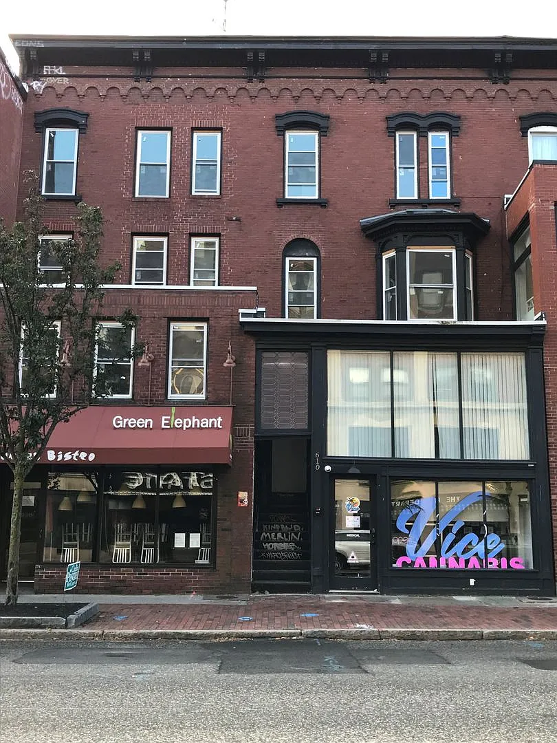 "610" on Congress St: Newer Studio Apt. 1BA $1470.00 Heat & H20 included Available 09/01/26 — Photo 2