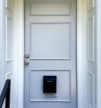 3rd image of 408 1/2 S Spalding Dr