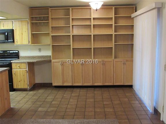 4th image of 1117 Willow Tree Dr