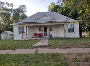 2081 Elm St, Waynoka, OK 73860