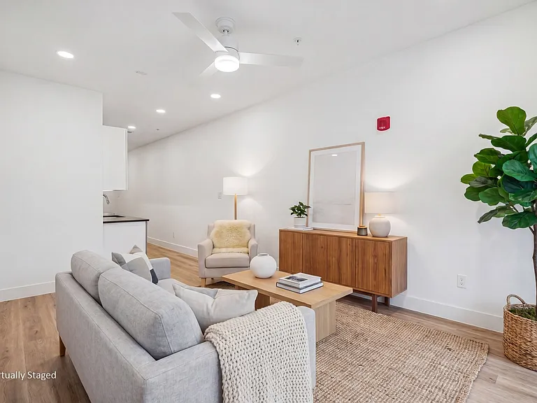 2217 N Fitzhugh Ave #101 — Photo 7