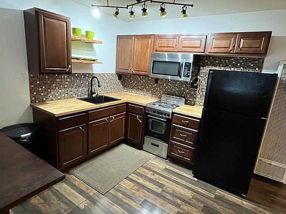 5th image of 3741 Aspen Ave Unit 3