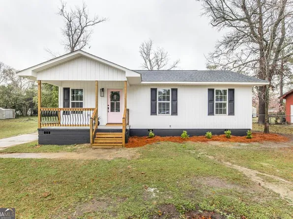 703 Stewart Ave, Dublin, GA 31021