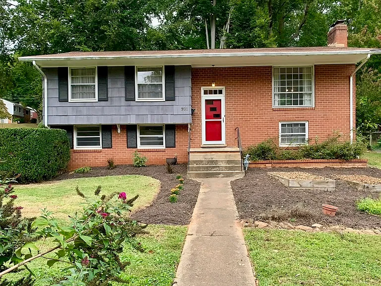 701 Dell Ln — Photo 1
