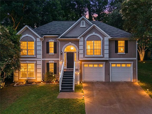 2nd image of 4830 Old Field Dr NE