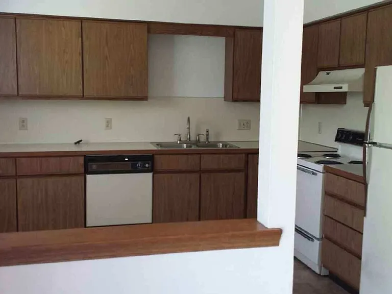 1010 Valley Side Dr #1012 — Photo 3