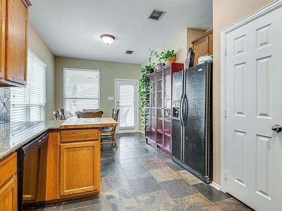 3rd image of 1391 Kingston Pl