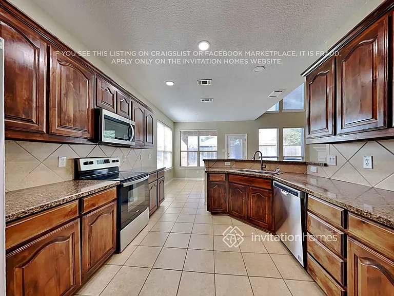 2222 Whitney Dr — Photo 7