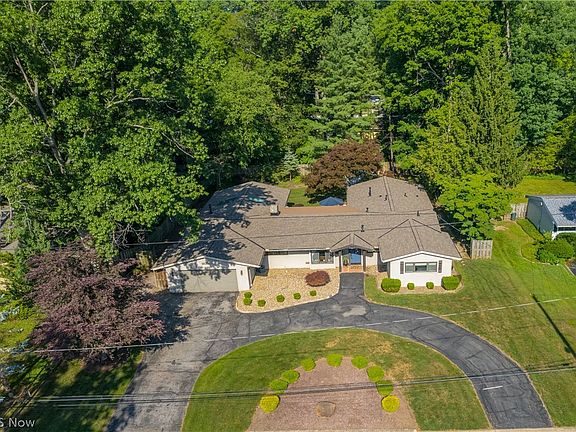 2nd image of 2412 Beechwood Dr