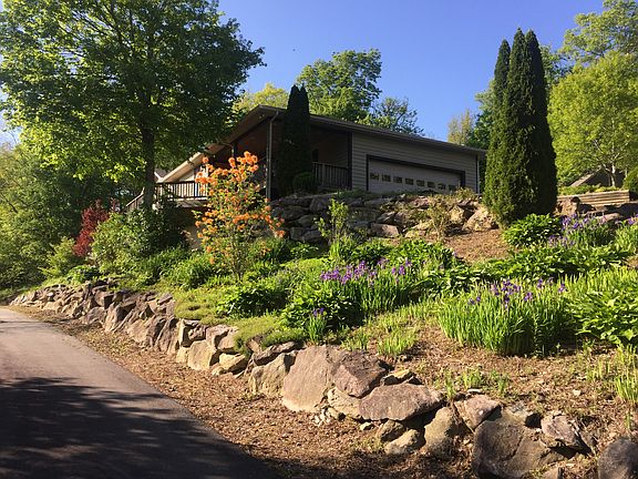 2nd image of 82 Sugar Cove Ln