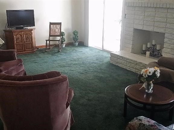 3rd image of 3348 Fresno Ave