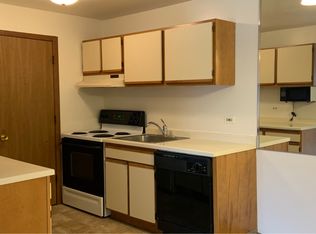 754 N Pioneer Rd APT 208, Waukegan, IL 60085