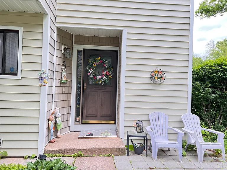 28 Currier Way — Photo 2