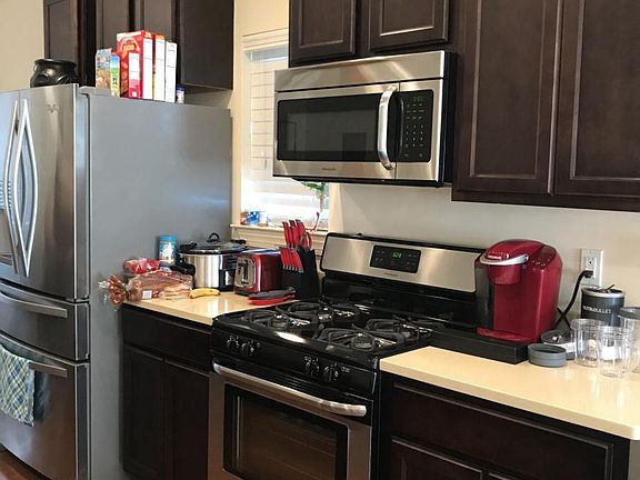 3rd image of 105 Dolphin Ct