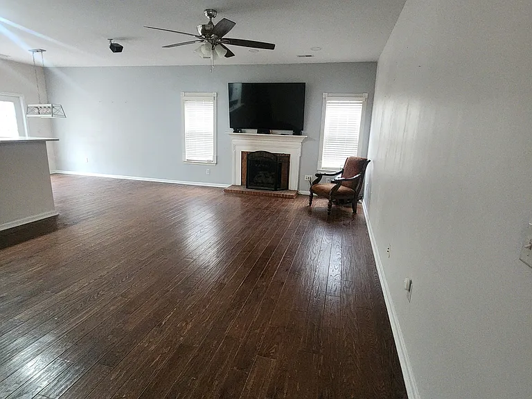 2375 Curecanti Ct — Photo 3