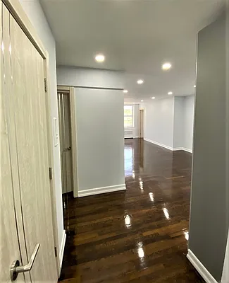 Sold by Dom Realty | media 3