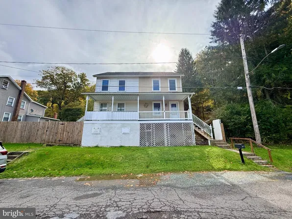207-209 Yard St, Nesquehoning, PA 18240