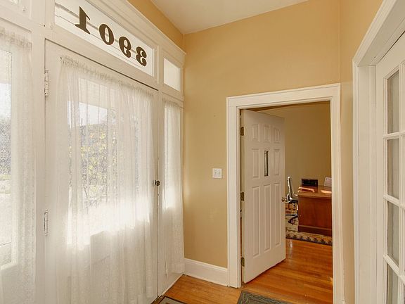 5th image of 3901 Newport Ave Unit 1B