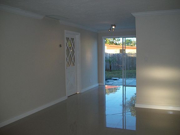 4th image of 4493 SW 49th Ct