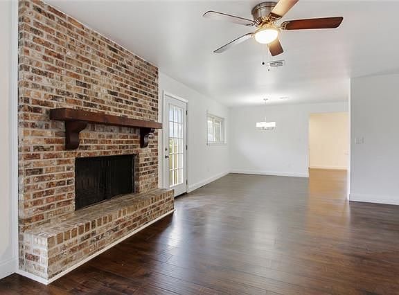 2nd image of 2827 Bristol Pl