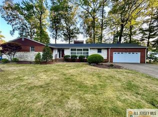 422 Franklin Rd, North Brunswick, NJ 08902