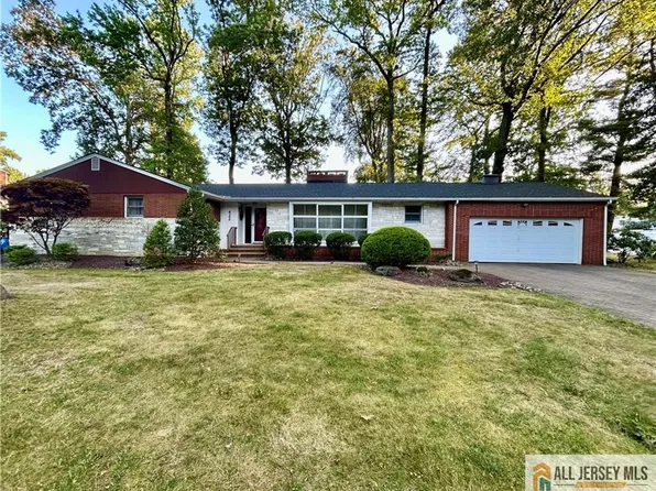 422 Franklin Rd, North Brunswick, NJ 08902