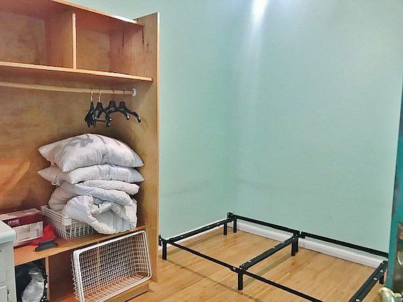 4th image of 517 E 12th St APT B