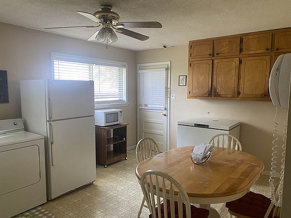 2nd image of 905 Leigh Dr