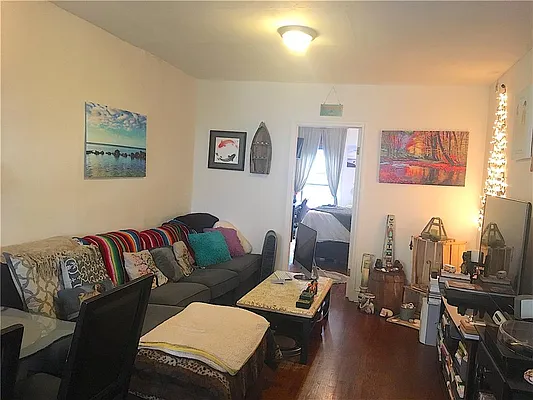 Rented by R New York | media 24